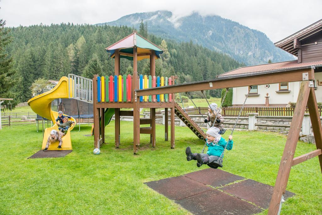 Hotel Grundlhof Bramberg am Wildkogel Luaran gambar