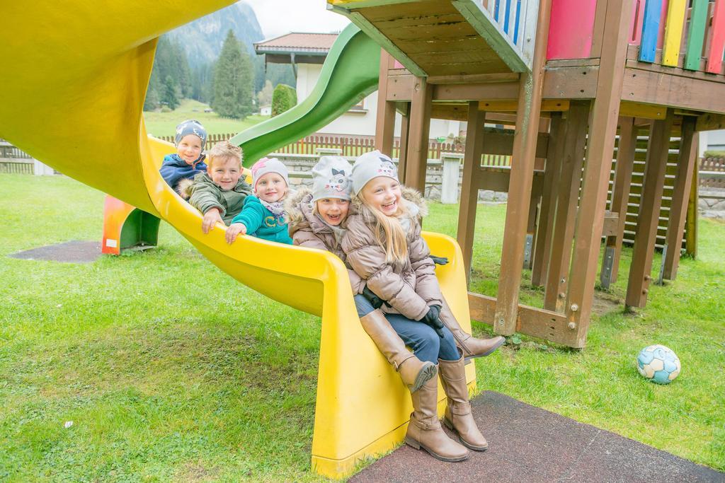 Hotel Grundlhof Bramberg am Wildkogel Luaran gambar