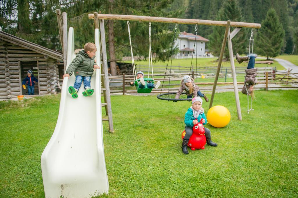 Hotel Grundlhof Bramberg am Wildkogel Luaran gambar