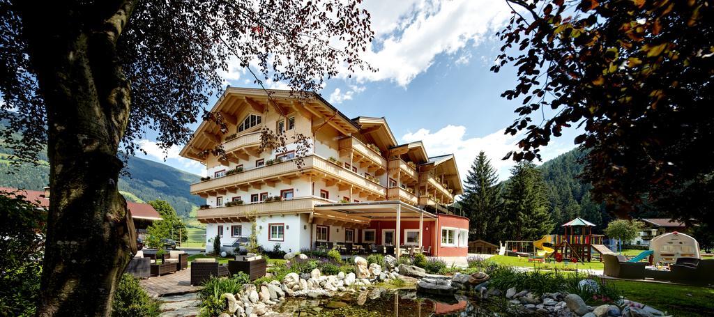 Hotel Grundlhof Bramberg am Wildkogel Luaran gambar