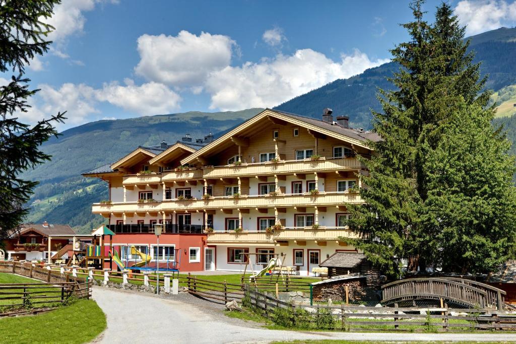 Hotel Grundlhof Bramberg am Wildkogel Luaran gambar